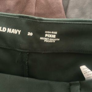Old Navy green pixie pants